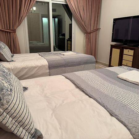 The Family Spot Apartment Шарджа Екстериор снимка