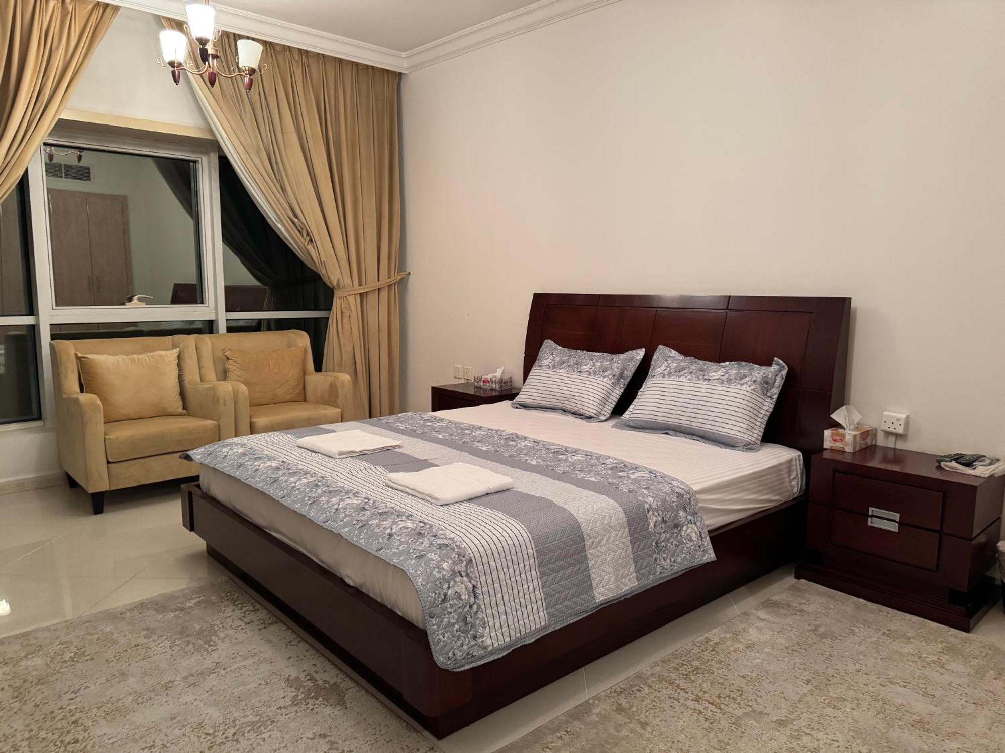 The Family Spot Apartment Шарджа Екстериор снимка
