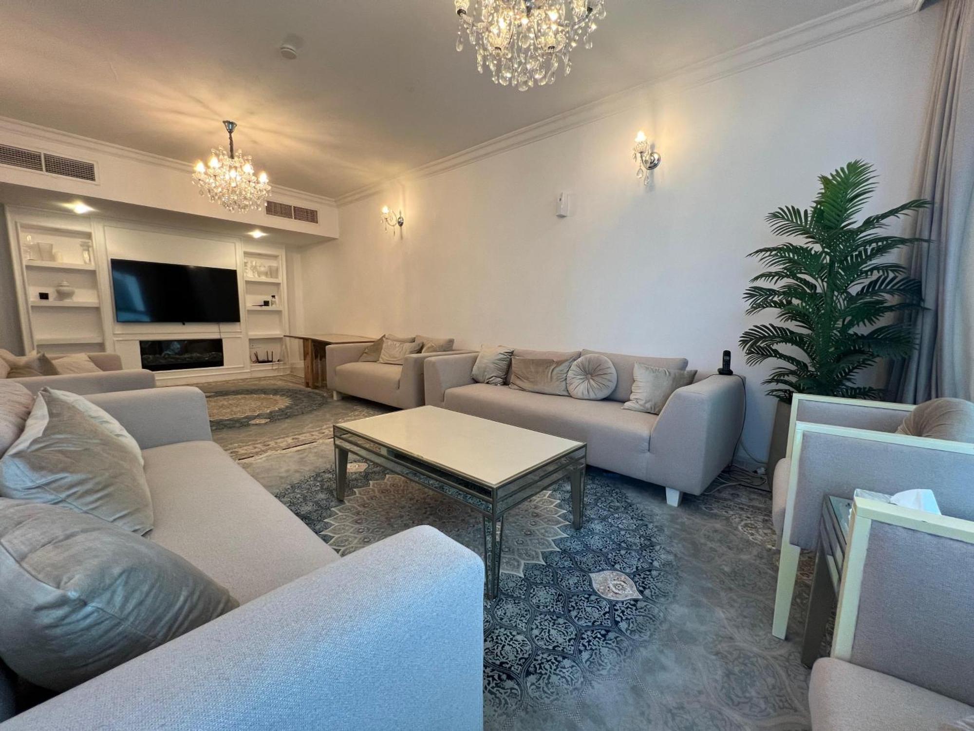 The Family Spot Apartment Шарджа Екстериор снимка